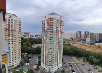 Продается 2-комнатная квартира, 62.6 м2, Москва, Радужная улица, 4