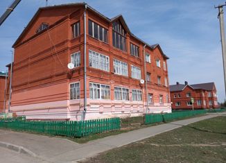 Трехкомнатная квартира на продажу, 107.7 м2, Арск, улица Зайнуллина, 2