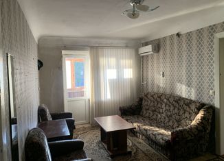 Продам 2-ком. квартиру, 42 м2, Сальск, улица Николая Островского, 8