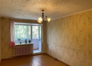 Продажа 2-комнатной квартиры, 45 м2, Воткинск, улица Мичурина, 7