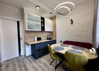 Продается 3-комнатная квартира, 85 м2, Нерюнгри, улица Строителей, 3/1