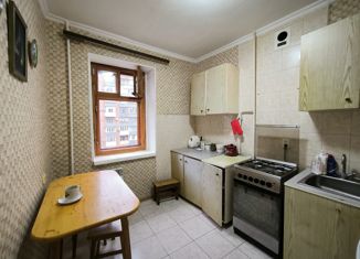 Продам трехкомнатную квартиру, 60 м2, Ростовская область, улица Фрунзе, 150