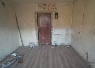 Продаю комнату, 13 м2, Курган, улица Дзержинского, 17А, жилой район Северный