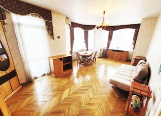 Продажа двухкомнатной квартиры, 81 м2, Москва, улица Короленко, 8, улица Короленко
