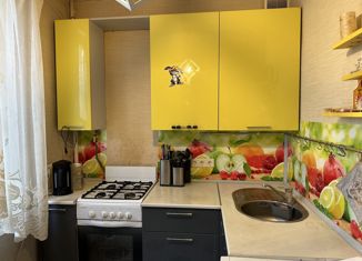 Продаю 3-ком. квартиру, 63 м2, Москва, улица 26 Бакинских Комиссаров, 3к3, ЗАО