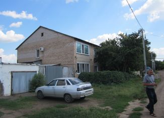 Продам трехкомнатную квартиру, 64 м2, Сорочинск, улица Гоголя, 2