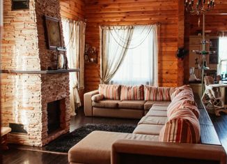Продается дом, 230 м2, деревня Головина, улица Мира, 3А