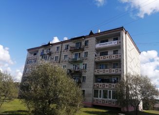 Продается 3-ком. квартира, 65 м2, поселок Широкий, Гаражная улица, 12
