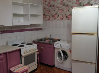 Сдается в аренду комната, 80 м2, Тюмень, Станционная улица, 18