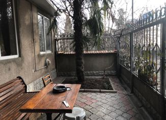 Продажа двухкомнатной квартиры, 54 м2, Алушта, Партизанская улица, 15/1