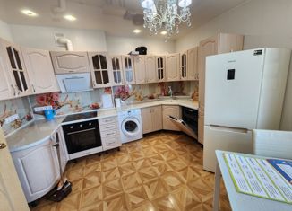 Продается трехкомнатная квартира, 83 м2, Уссурийск, Локомотивная улица, 12