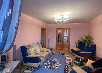 Продаю 4-ком. квартиру, 80 м2, Темрюк, улица Макарова, 2