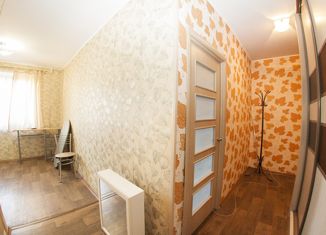 2-ком. квартира на продажу, 55.2 м2, посёлок Рощино, улица Ленина, 16