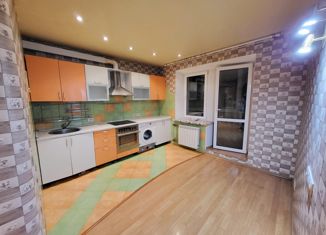 Продаю двухкомнатную квартиру, 71.6 м2, Уссурийск, улица Ленина, 122