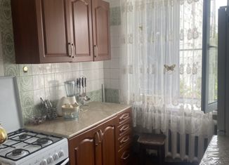 Продам 2-ком. квартиру, 46 м2, Владикавказ, улица Генерала Дзусова, 23, 10-й микрорайон