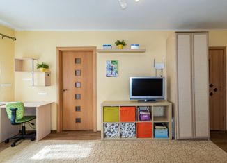 Продаю двухкомнатную квартиру, 39 м2, Екатеринбург, улица Избирателей, 30, улица Избирателей