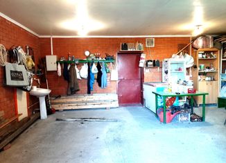 Продаю гараж, 40 м2, поселок городского типа Ильский, Первомайская улица, 36