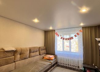 Продаю 2-комнатную квартиру, 58 м2, рабочий посёлок Чишмы, проспект Дружбы, 4