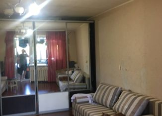 Продаю двухкомнатную квартиру, 50 м2, Глазов, улица Карла Маркса, 1