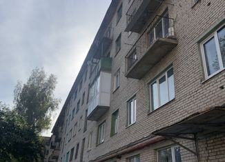 Продажа 2-комнатной квартиры, 41 м2, Сланцы, улица Гагарина, 9