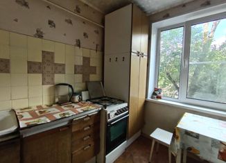 Продаю 3-ком. квартиру, 60 м2, Волжский, улица Александрова, 37