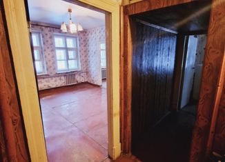 Продаю 2-ком. квартиру, 42.7 м2, Сланцы, улица Ломоносова, 28