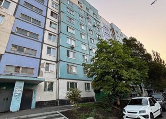 Продается трехкомнатная квартира, 63 м2, Самара, проспект Кирова, 326, метро Победа