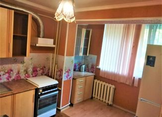 Сдаю двухкомнатную квартиру, 50 м2, Пятигорск, улица Адмиральского, 8к1