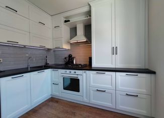 Продам 2-комнатную квартиру, 55 м2, Великий Новгород, Озёрная улица, 12, ЖК Псковский Треугольник