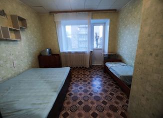 Продаю 1-ком. квартиру, 32 м2, Кольчугино, улица Чапаева, 1Б