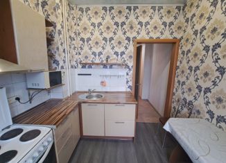 Продам 2-ком. квартиру, 52 м2, Нижний Тагил, улица Октябрьской Революции, 57