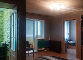 Продаю 2-ком. квартиру, 43.7 м2, Большой Камень, улица Карла Маркса, 31