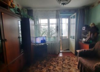 Продаю двухкомнатную квартиру, 49.2 м2, поселок городского типа Красносельский, улица Строителей, 42
