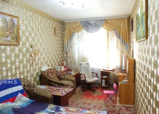 Продаю 2-комнатную квартиру, 60 м2, Радужный, 6-й микрорайон, 26