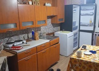 Продаю 3-ком. квартиру, 92 м2, Среднеколымск, улица Романоского, 5