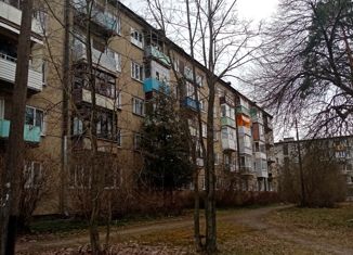 Продаю комнату, 60 м2, Луга, Нарвская улица, 18