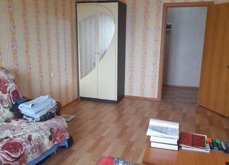 Продаю 1-комнатную квартиру, 37.5 м2, Великие Луки, улица Розы Люксембург, 18/19