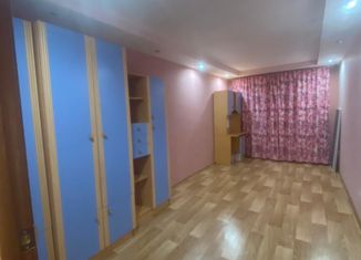 Продаю 2-ком. квартиру, 50.1 м2, Азнакаево, улица Манакова, 2