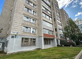 Продается 2-ком. квартира, 46 м2, Киров, улица Герцена, 64