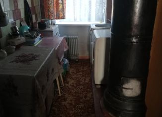 Продам 2-комнатную квартиру, 41 м2, Новоржев, улица Германа, 41