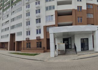 Продаю 1-комнатную квартиру, 45 м2, Энгельс, улица Колотилова, 100