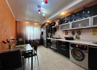 Продам 3-комнатную квартиру, 78.6 м2, Саратов, улица имени С.Ф. Тархова, 27Б