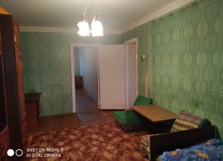 Продаю 2-ком. квартиру, 45 м2, Шебекино, улица Петровского, 5