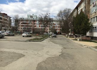 Продаю 4-комнатную квартиру, 75 м2, город Кизилюрт, улица Гамзата Цадаса, 70