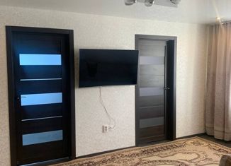 Продам 4-комнатную квартиру, 61.1 м2, Мыски, улица Мира, 28