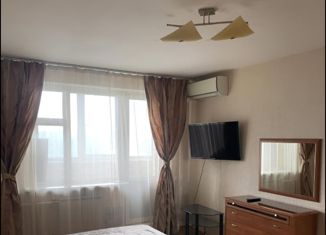 Сдам двухкомнатную квартиру, 77 м2, Москва, улица Богданова, 12к1, улица Богданова