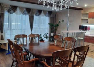 Сдам 3-ком. квартиру, 115 м2, Саратов, Вольская улица, 2Дк2, ЖК Ямайка