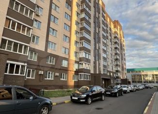 Продажа 3-ком. квартиры, 85 м2, Железногорск, улица Воинов-Интернационалистов, 10