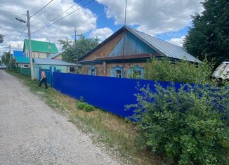 Продам дом, 85 м2, посёлок городского типа Чишмы, улица Чапаева, 3