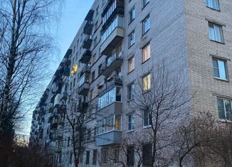 Продам 3-комнатную квартиру, 64 м2, Санкт-Петербург, улица Карпинского, 14, метро Академическая